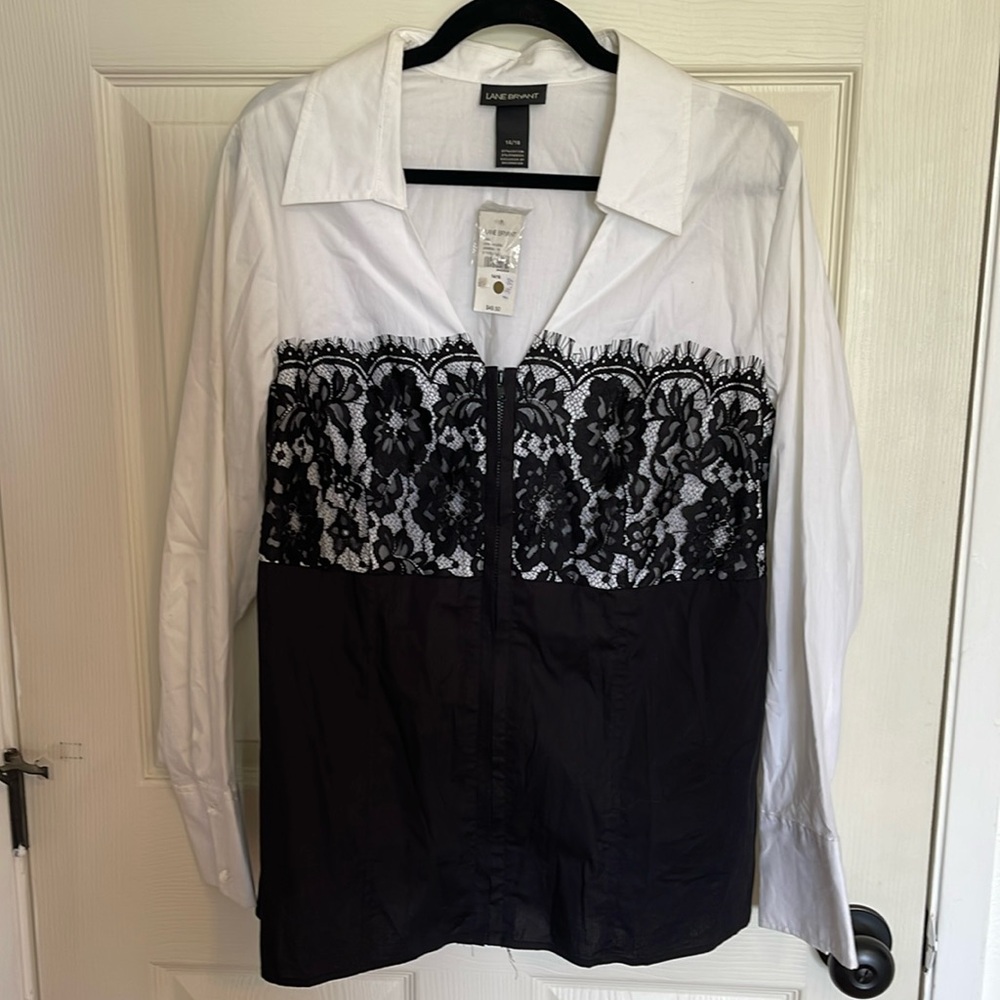 NWT. Lane Bryant. Size 14/16.